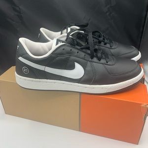 Nike. Fishing meadow.